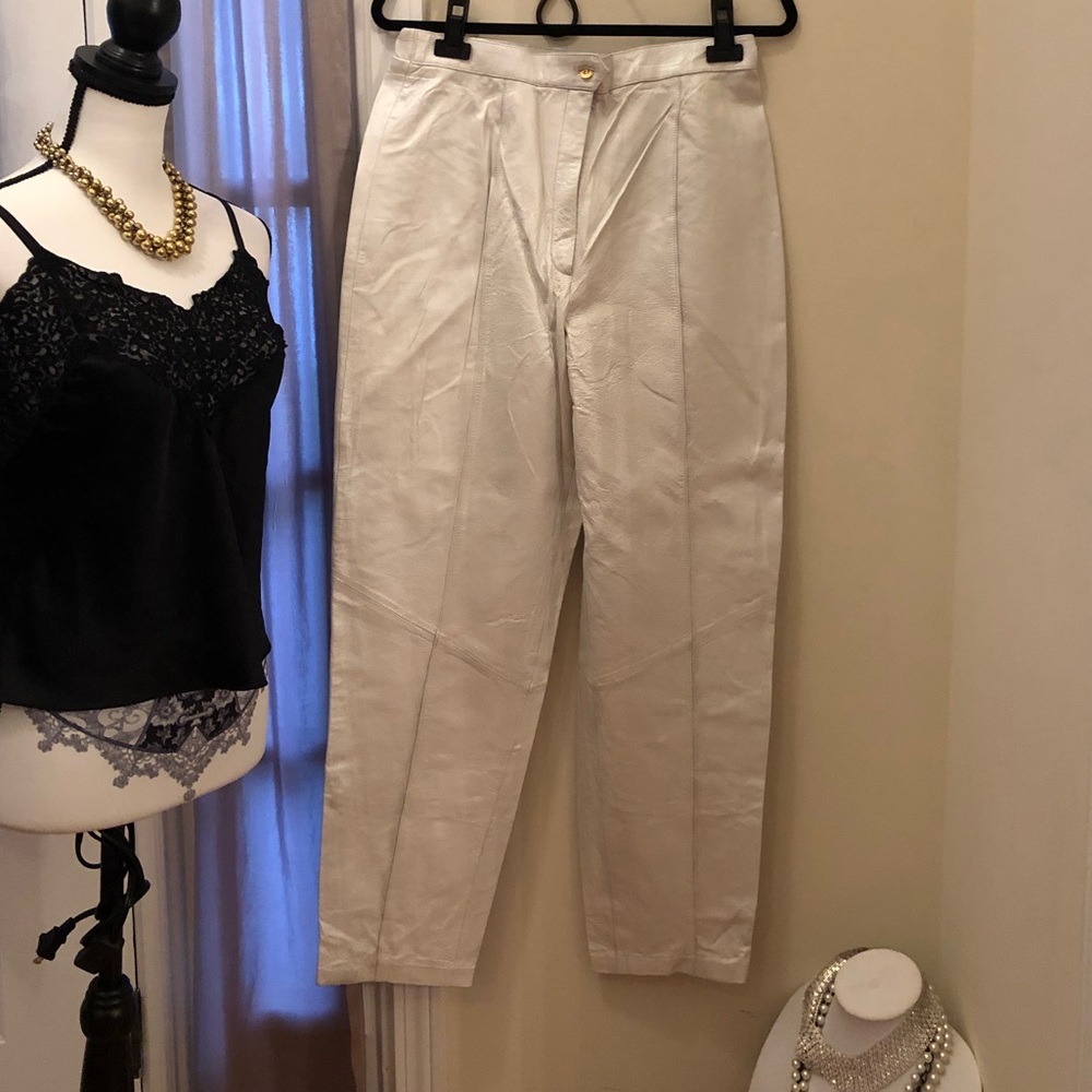 Mitrani Pearlized White Leather Pants. Size: 14